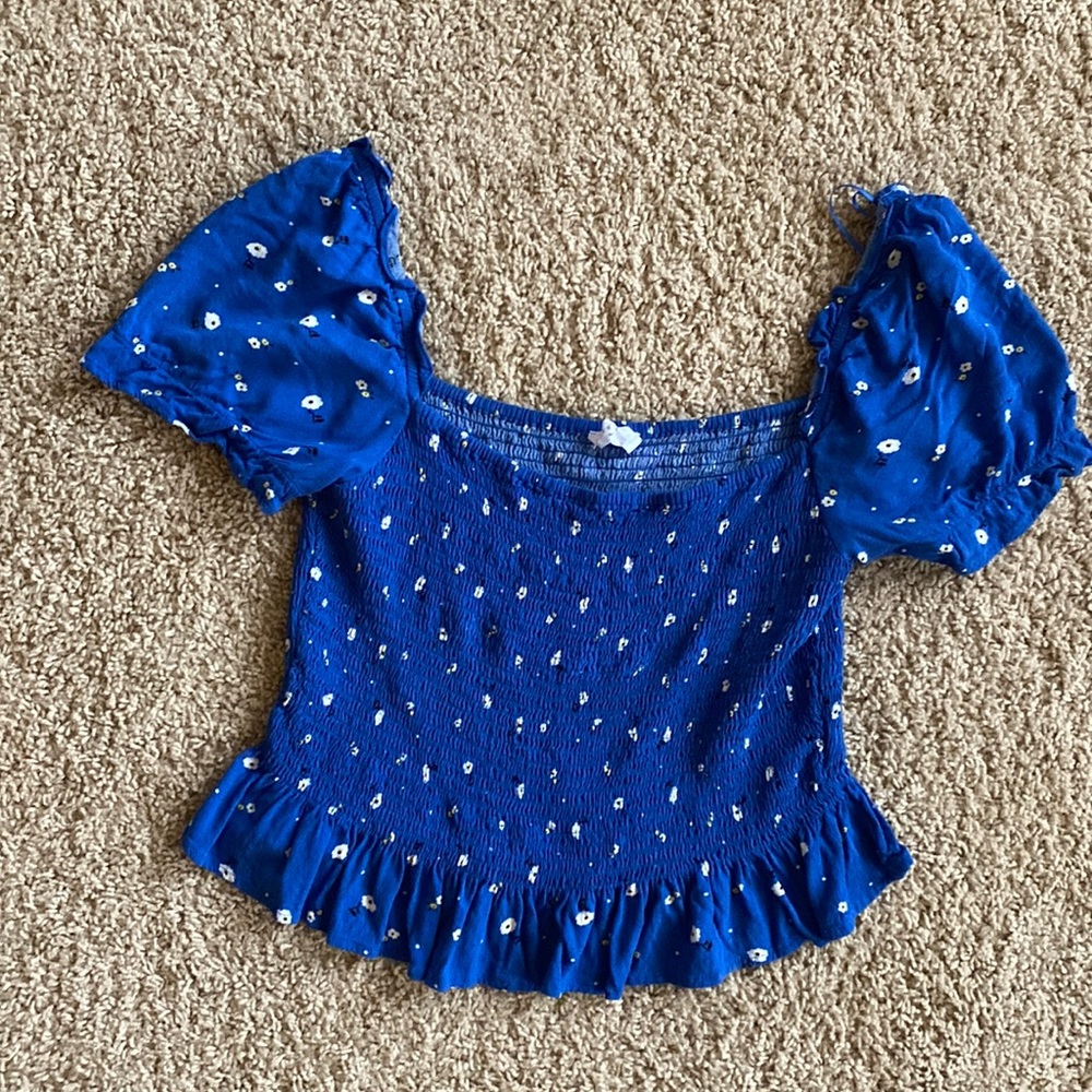 Cute blue floral top